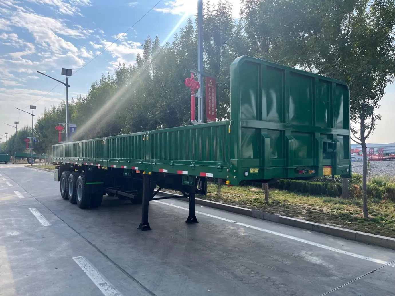 Sidewall Cargo Semi-Trailer