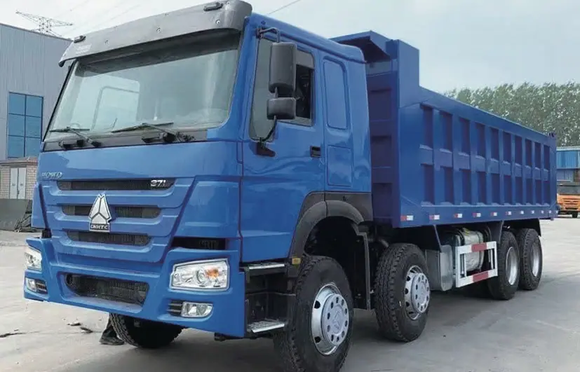 HOWO 371 8×4 Dump Truck — catalog photograph