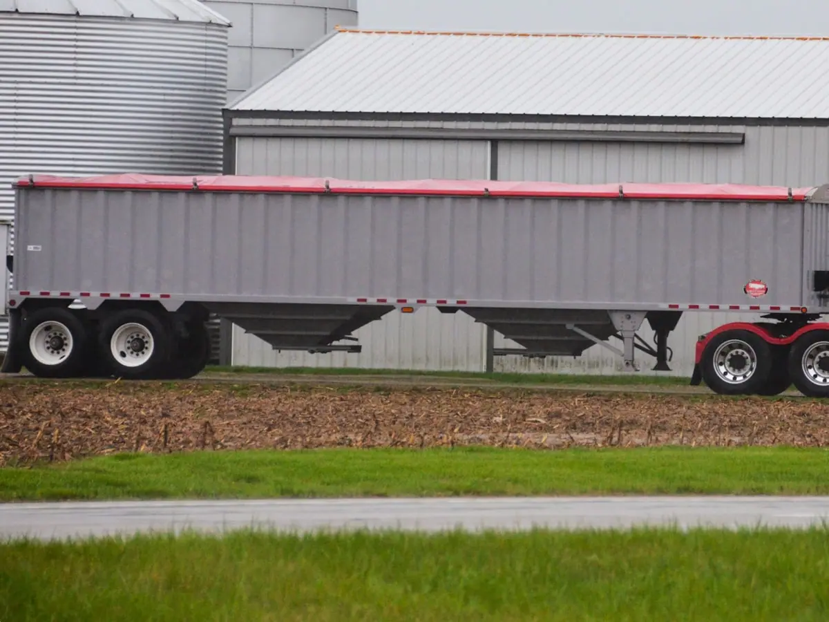 sourcing team walking a Shandong trailer yard